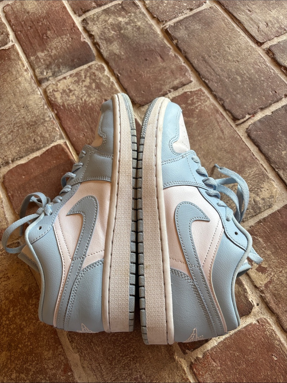 Nike AIR JORDAN 1 LOW Women’s in "Ice Blue" - Picture 10 of 11